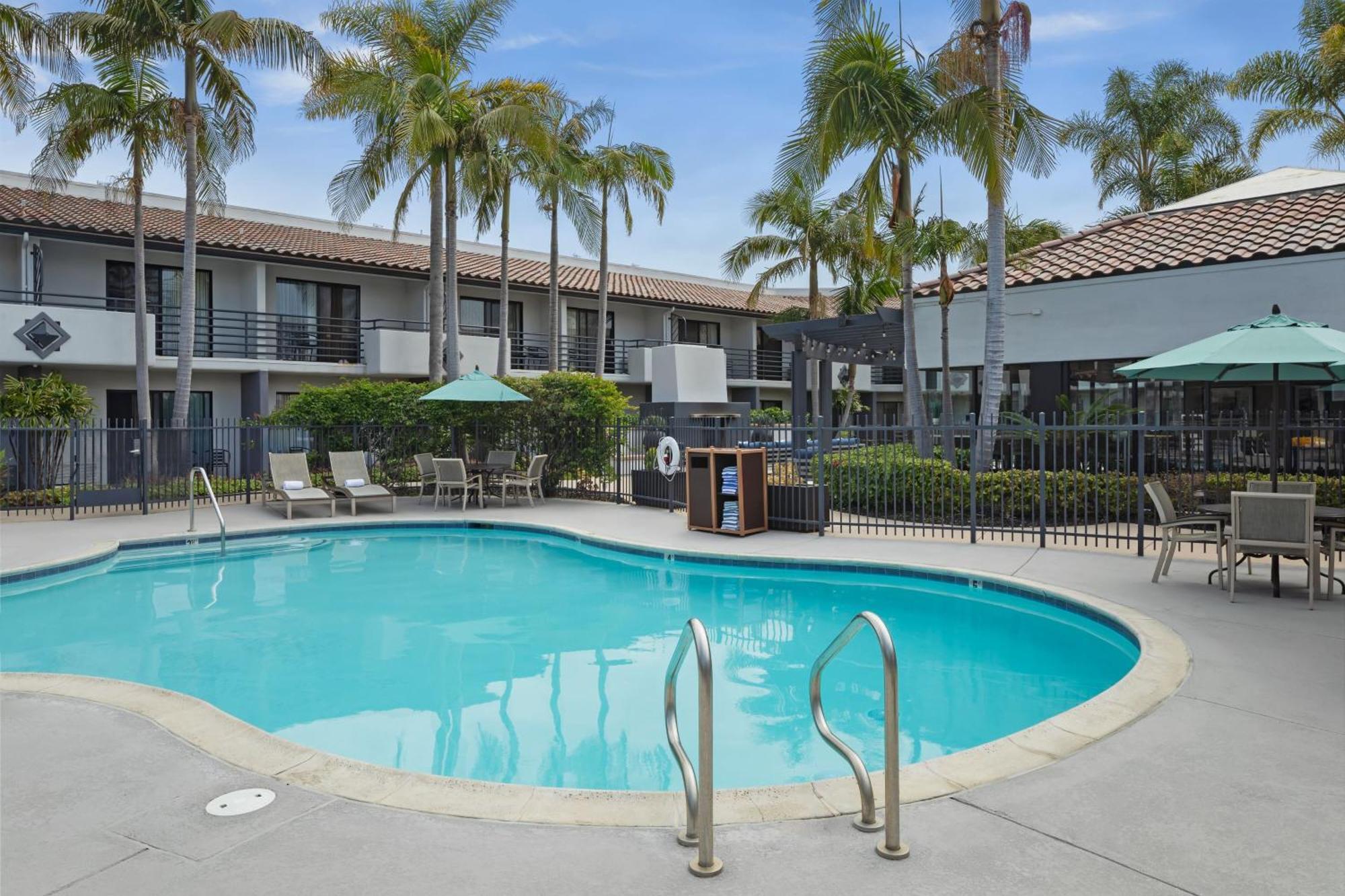 Courtyard By Marriott San Diego Del Mar/Solana Beach Exterior foto